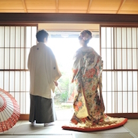 神殿での和装撮影も人気です