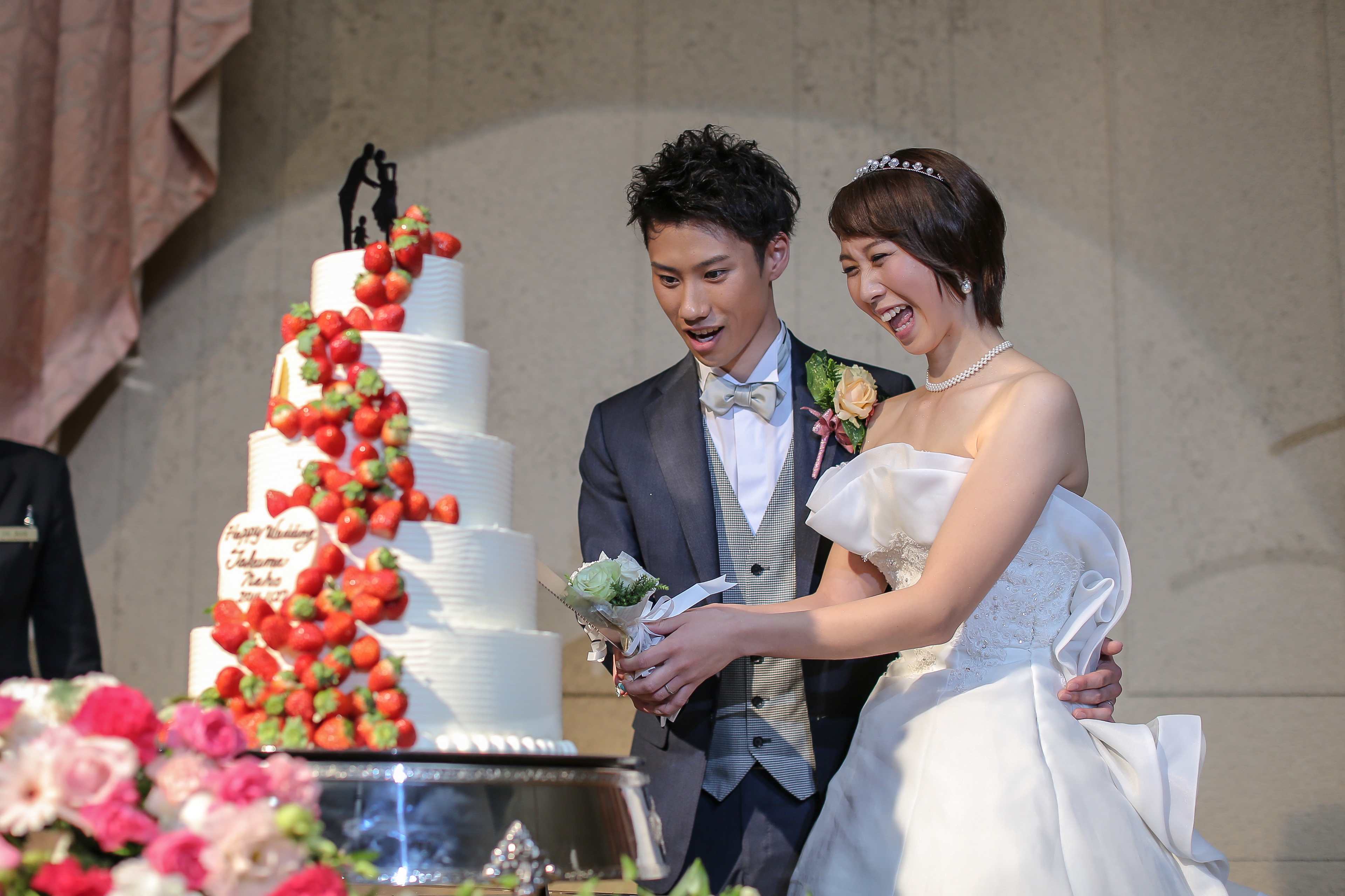 ゴージャスなケーキ入刀 マリエール太田 群馬県太田市の結婚式場 披露宴会場 挙式