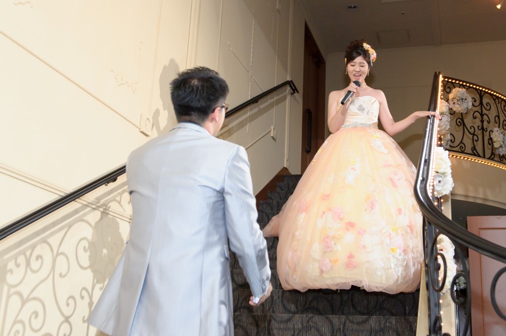 ご新郎様がご新婦様をお迎え♡