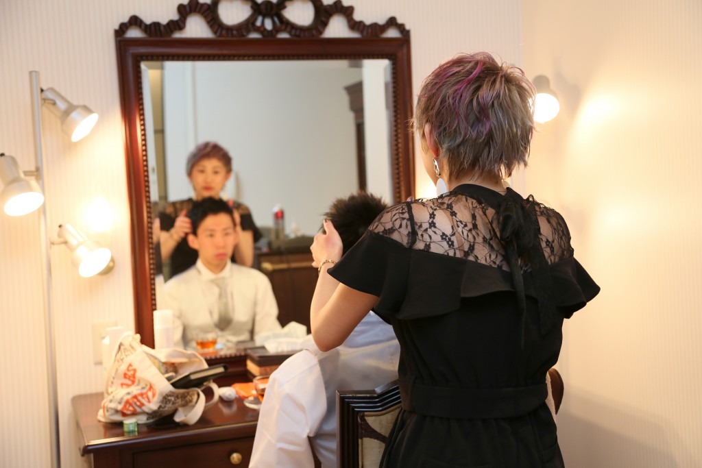 美容師の妹様がセットを♡