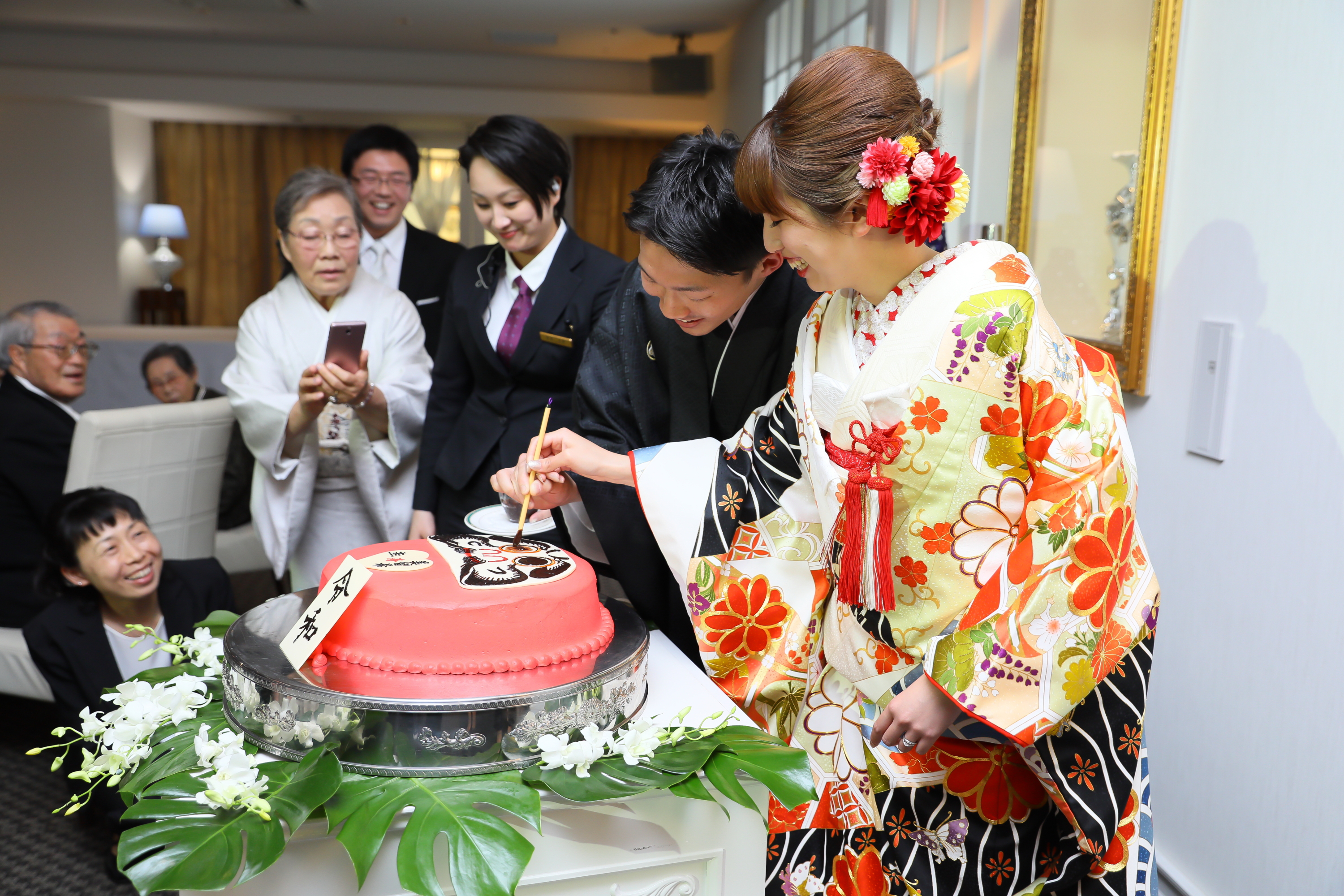 和装 でのちょっと変わったケーキ演出 マリエール太田 群馬県太田市の結婚式場 披露宴会場 挙式