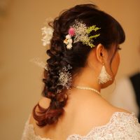 あみこみヘアでゆるふわなおしゃれスタイルに♡